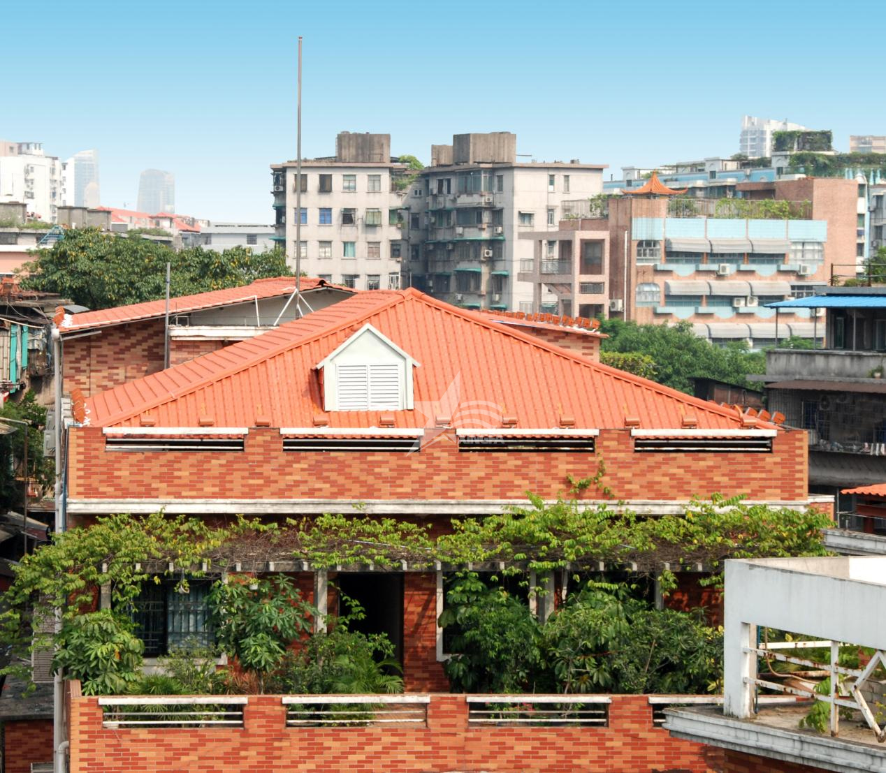 新農(nóng)村建房：琉璃瓦與合成樹脂瓦對(duì)比，何者更適合？